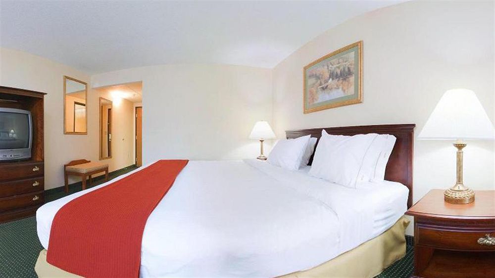 Holiday Inn Express Mount Pleasant- Scottdale By Ihg Exterior foto